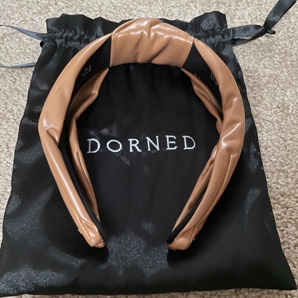 New adorned vegan leather headband w/pouch - Picture 2 of 4